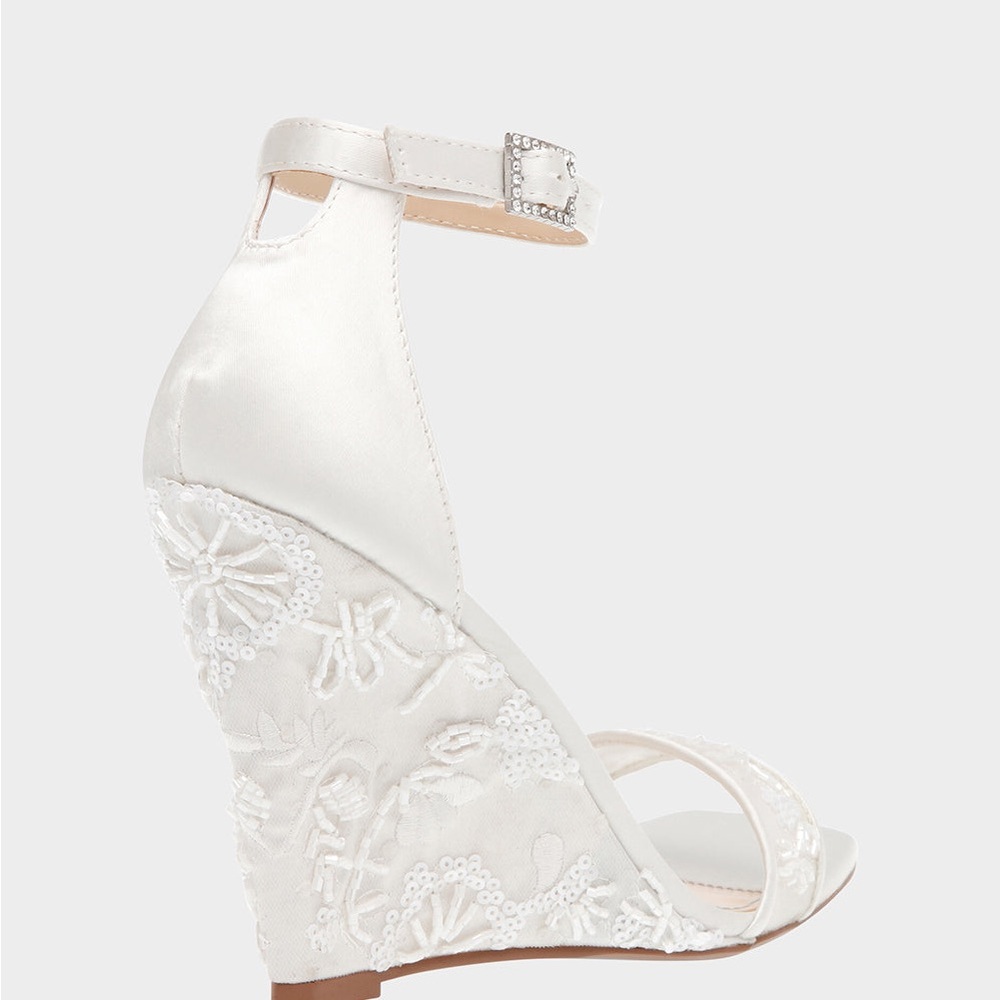 Betsey Johnson Ivan ivory wedges bridal*